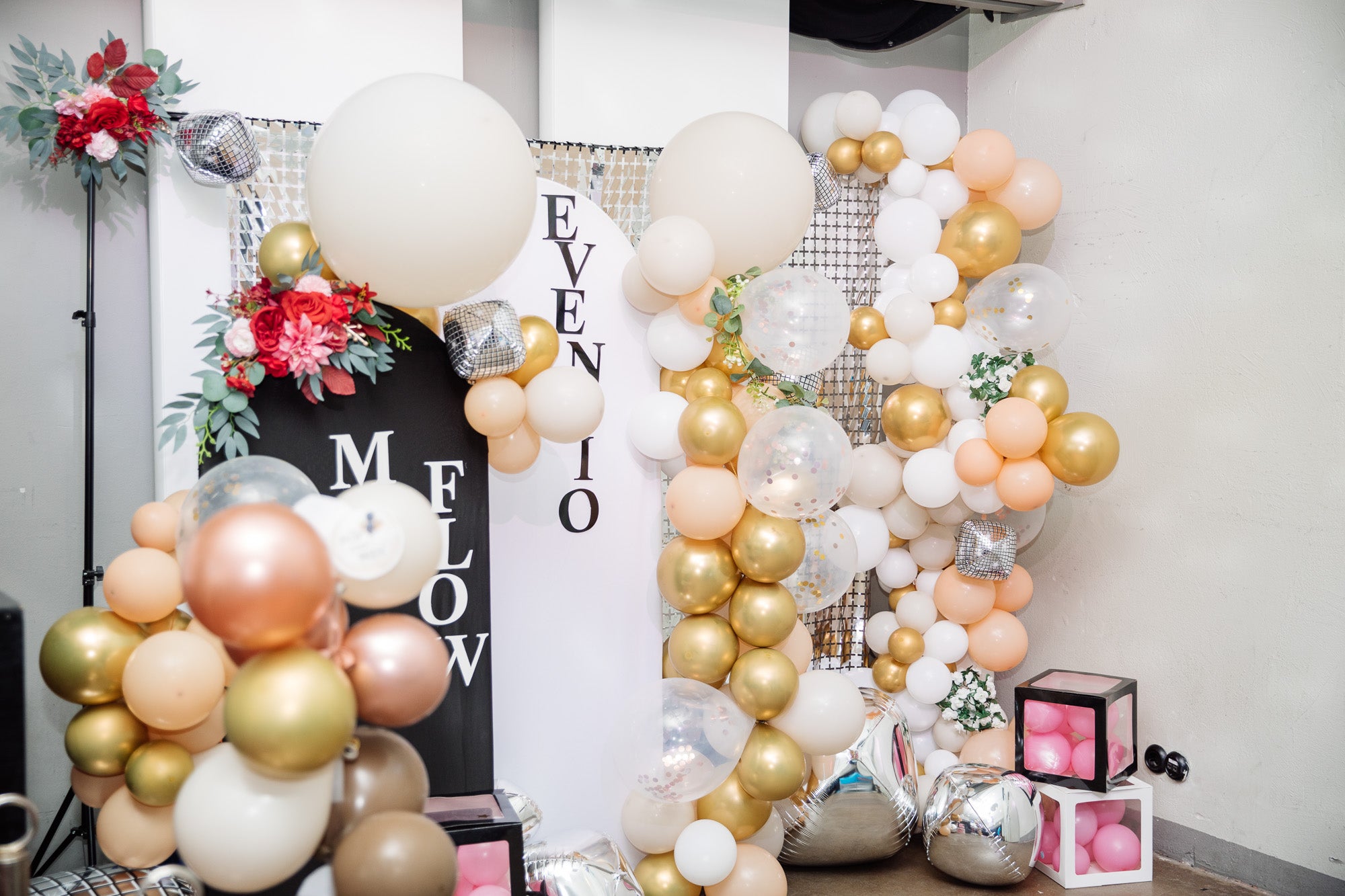 The happy Arch & Backdrop 1.5M / 1.8M / 2.2M – Full Set Rental
