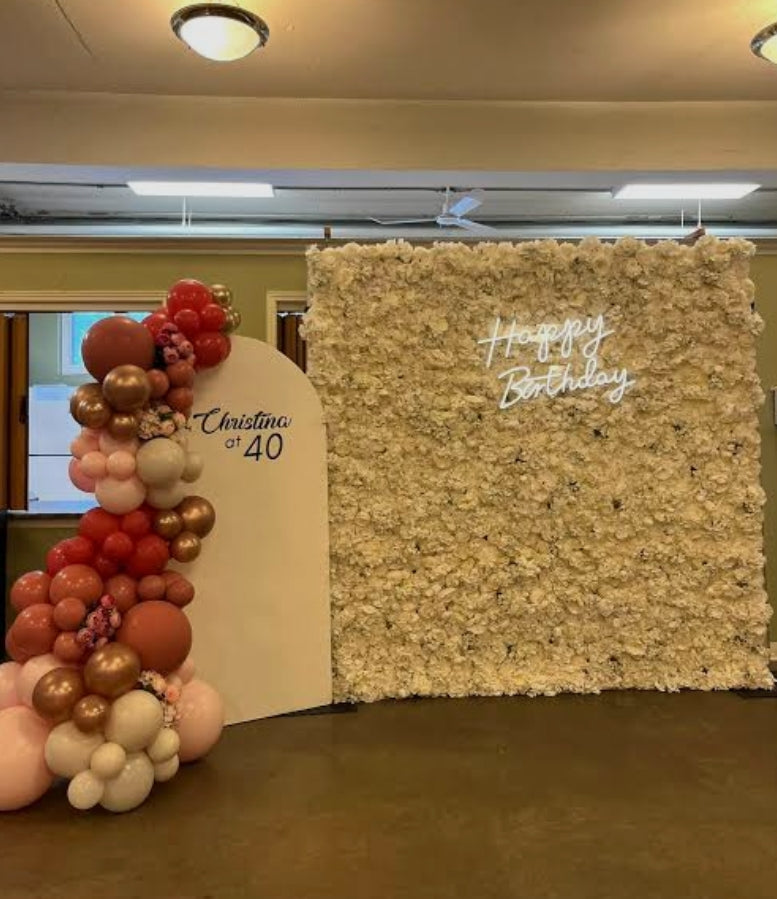 Wall of Flowers 2,5×2.5 Meters – Rental & Setup